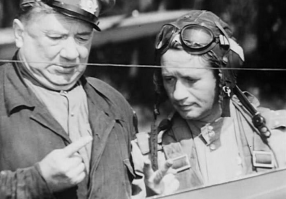 — В ставке Гитлера ходят упорные слухи, что некоторых советских соколов некоторые несознательные механики перед вылетом крестят.
— В ставке Гитлера все малахольные [украдкой крестит]. 
(Маэстро — Макарыч)