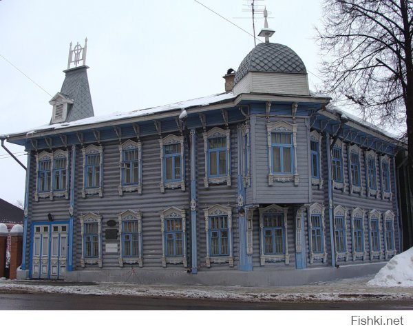 Похожий домик есть в Ярославле, летом там был, называется "Гостевой дом "Кассель"