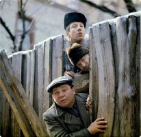 Дастин Хоффман продемонстрировал папарацци свое умение «играть в прятки»