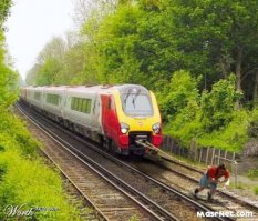 Великолепно, но вот как представлю сколько он весит, и жена такая говорит. А давай его на другую сторону участка поставим :)