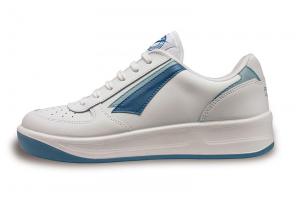 лохи вы чтоли, во шкары, зарекомендовавшие себя с советских чехословацких времён, ещё производятся, стоят копейки, лёгкие, удобные, износу нету