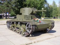 Хотя тут возможны вариации, вот фото где он установлен справа: