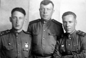 Да, это Никулин. А вот Басов