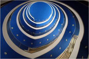 Коллекция чарующих фотографий спиральных лестниц