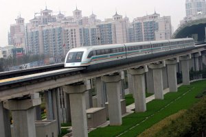 А немцы свой проект похерили, хотя были в разработках дальше всех. В Шанхае есть одна действующая ветка "Трансрапида".