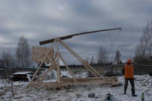 Кран, грузовик - это всё лишние расходы. Катапульта - наше всё!