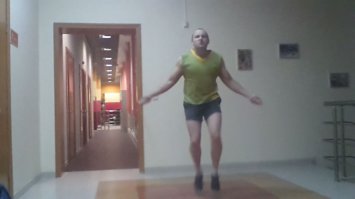 с тех пор как стал заниматься с тренером 
улучшил результаты во всем 
уменьшились травмы 
улучшился сон