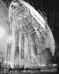 Катастрофа прошлого тщеславия европейских руководителей.

Надеюсь они вспомнят ошибки в нынешнем времени.

Производство конечно интересное.