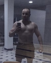 Это для тех кому хочется похудеть.
Я около полугода сидел на низкокалорийной диете и сбросил жирок с подтяжкой живота