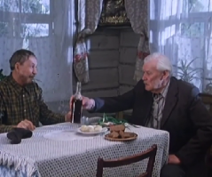 Вспомнился фильм "Белые росы" и эпизод где герои В.Санаева и Б.Новикова выпивали тёщину настойку, предварительно дав попробовать собаке !  :)