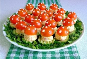 "Вкусно и красиво" - Красиво, не спорю, а вот вкусно ? Пусть автор расскажет какой мухомор на вкус, хотя спросить было бы уже не у кого !