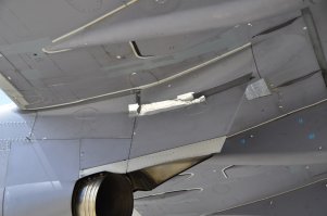 Военный самолет рухнул на завод Coca-Cola в Испании