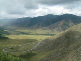 А вот мой Алтай. Испытания грузовиков. На последнем фото оба Камазы, под кабиной МАН прячется шасси с новым камазовским мотором.