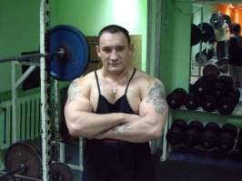 насчет присяда в тапках,специально не снимал,вот я,рост 172 вес 83-85