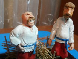 Всем привет! 
Сегодня было мне два звонка: из Куева и Одессы. Оба абонента в свидомизме не заподозрены ранее, но... Я не то, чтобы в@xYе, но осадок неприятный остался. Куевлянин глубокопохеростично высказался обо  всём, что в его городе и стране происходит, и как я понял, главный акцент делал на то, что жить стало хуже из-за нас, донецких. Я ему возразил, что до 2014 года при "донецких" в Куеве и цены были в 3-4 раза ниже, и бандиты в балаклавах не бесчинствовали и за коммуналку карманы не выворачивали наизнанку. Ответ был краток и поразителен: "Так какого куя вы подняли мятеж, вам что плохо жилось "В" Украине?". Послал и попросил впредь не звонить мне.
Одессит вообще оказался подобием мэра Куева (тормоз) - ни сном ни духом о том, что происходит в его городе, да и на Украине в целом. Это при том, что я за последний год раз 10 ему звонил и рассказывал, что ВСУ нас обстреливают, дома разрушены, гибнут дети и старики , а множество одесситов воюет на нашей стороне. После того, как он стал рассказывать, что Яйценюх нормальный, а Свинорылый всех кинул, я и его послал, предварительно сказав, чтобы он не забывал  смотреть ТСН, регулярно скакал под речёвку "москалякунагилляку", да и вообще хорошенько @6нулся головой в стену с разгона. 
Такие вот одноклассники и всем далеко за 40... Уроды.