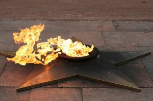 Честь и слава непокорённому городу! Вечная память погибшим! Низкий поклон выстоявшим!