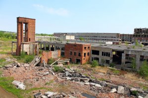 а как вам это?Впереди планеты всей...
Амурскбумпром.