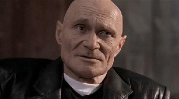 да и пох,он  тот же актер,а актеры требуются разные-для него это естественная работа быть самим собой.Вот тоже внешность не айс-только другого такого персонажа для известного фильма-трудно представить.