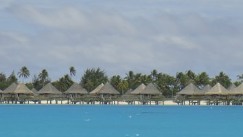 пару фото от меня:) 1. Бора-Бора. 2. Мальдивы