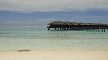 пару фото от меня:) 1. Бора-Бора. 2. Мальдивы