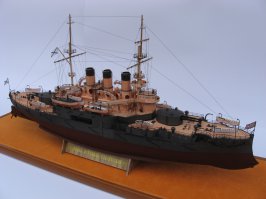 был Броненосец "Князь Потёмкин-Таврический" но почему то без шлюпок 
вертолет ми-24