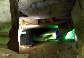 пещеры Хуашань может быть убежищем, но еще неизвестно