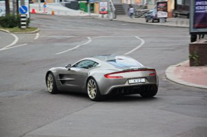 одна из 77 выпущенных Aston Martin ONE-77 принадлежит хохлятскому толстосуму  Жеваго Константину Валентиновичу