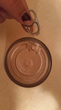 Ноготь видимо тоже отломился.