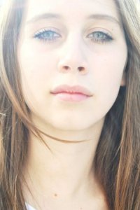 1) Ян Сомерхолдер
2) Молодая датская актриса  Юлия Сандра Брохорст Андерсен