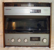 Мамка мне такой в кредит покупала... 659 рублей стоил!!! При зарплате 120 рублей... Самый опасный "гопник" в классе потом всем рассказывал, что у меня "Модыр токин" на всю улицу с балкона играл оказалось, что в классе ни у кого такого "крутого" аппарата нет...