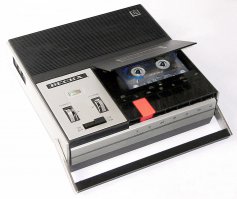 Магнитофоны и проигрыватели 80-х