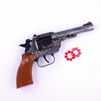 Так приятно вспомнить детство! Хотя мое сознательное детство пришлось как раз на десяток 90-х, я 85-го года рожд.(автор вроде бы ведет отчет с конца 80-х), было всё абсолютно тоже самое, подписываюсь под каждым словом! А еще были револьверы с пластиковыми пистонами, (красные колечки) ну и конечно же воздушки с пластмассовыми шариками!