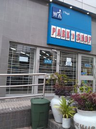 Вимто и краш купил в Браззавиле на пробу. вимто оказался адски сладким. не добил баночку 0.33 а краш вкусный. брал потом не раз в супермаркете "парк"н"шоп"