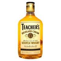 Море вискаря по 0.5 особено в пластиковых бутылках фляжках в Дьютиках.Знаю не по наслышке,много летал по работе