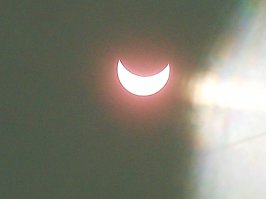 Поделюсь и своим)
У нас все утро были тучи, думала уже не сможем посмотреть.. но потом погода смилостивилось :)