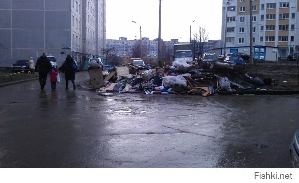 Вот фотографии из спального района, куда автор статьи чуть-чуть не дошёл.