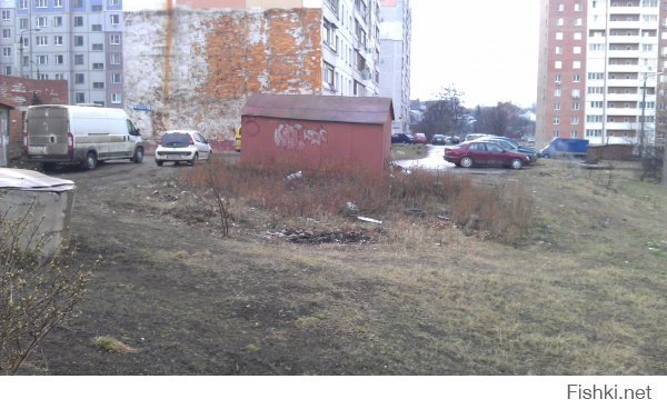 Вот фотографии из спального района, куда автор статьи чуть-чуть не дошёл.