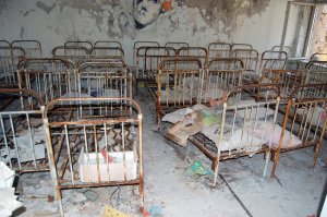 Да разве это спальни? Это комнаты с кроватями.
Вот спальня.