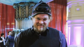 Брэд Питт с бородой похож на Вилле Хаапасало :)