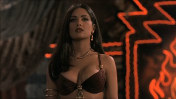 Сэльма Хайек в фильме "От заката до рассвета" просто бомба!