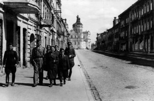 Было дело считал болгар людьми способными на благодарность. Ошиблись. Бывает. Сейчас помним всё. Болгары в СССР во время войны с Гитлером.