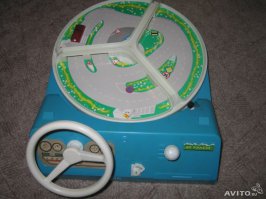 А у меня один в один такая была, синенькая с белым двухспицевым рулем