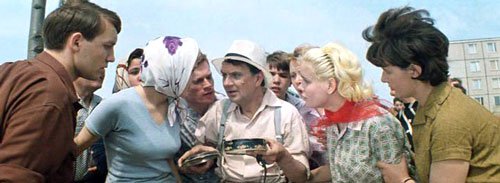 Нашел клад в канализационном люке