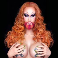 не, ну я все понимаю... е*анутость + синдром кончиты...
но одного я понять не могу - как он замутил такие сиськи? о_О