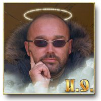 Я просто показываю своё фото на смартфоне и спрашиваю - вы со мной хотите поговорить обо МНЕ?
Почему-то сразу отстают...