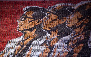 А как же Ариран в КНДР? Люди-пиксели - это феерично ящитаю.