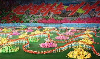 А как же Ариран в КНДР? Люди-пиксели - это феерично ящитаю.