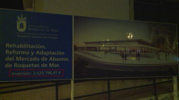 Мне вот такая штука интересна...
Предыстория. У нас в городе лет 7 стоит колом аварийное здание старого рынка. Идей было море - и бассейн, и отель, и жилой комплекс, и чёрта в ступе... Потом мэра это зае..ало и он сказал - у дедов наших и отцов тут рынок был, мы его застали, значит нехер. Будем ремонтировать. Всё, конкурс, победитель, план, проект, смета. Город выделил деньги, 1 мая начало стройки.

Это я к чему рассказал. Сижу вот и не понимаю - КАК может не хватить денег на зарплаты? У вас чо, реально перед началом стройки не считают, сколько она стоит? Когда-то же считали, Екатерина II ещё удивлялась, когда Потёмкин ей смету на строительство Павлограда принёс, чего сумма не круглая, там до полкопейки всё расписано было. Чего светлейший ей ответил? - Подписывай давай, умней меня люди считали!
Куда ж оно подевалось всё, люди?