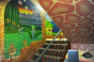 Стрит-арт: персонажи известных картин на стенах