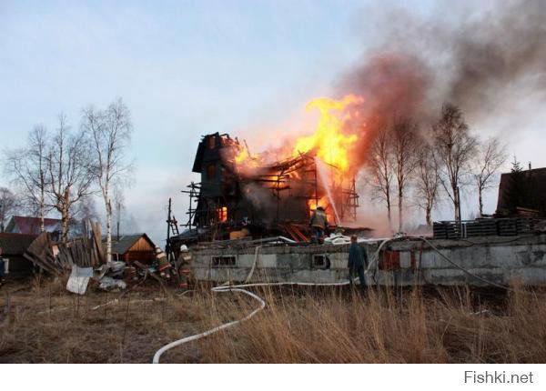 Деревянный "небоскреб" в Архангельске

К сожалению в 2012 году он сгорел